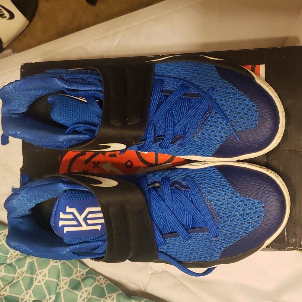Kyrie 2s